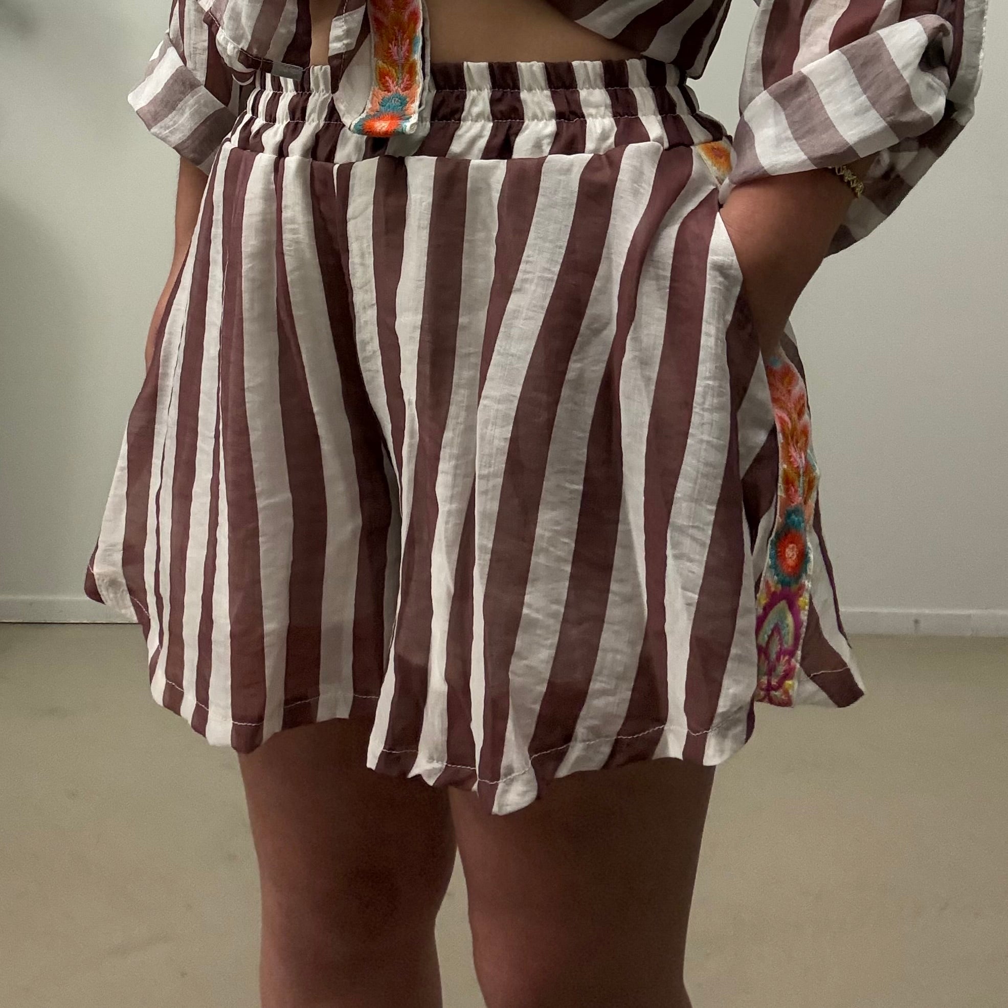 Shorts a farfalla