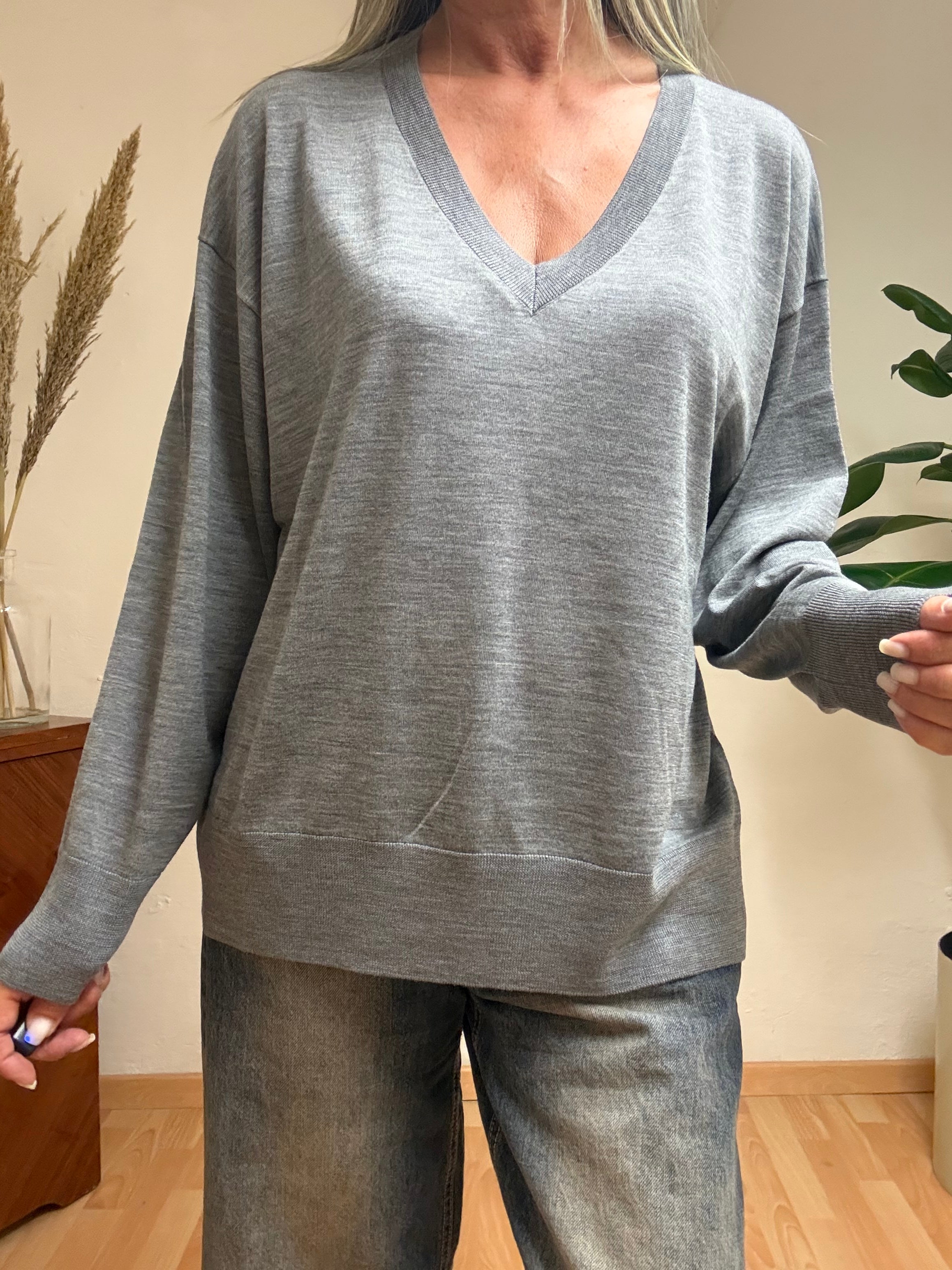 Maglia scollo a V Vicolo 2043