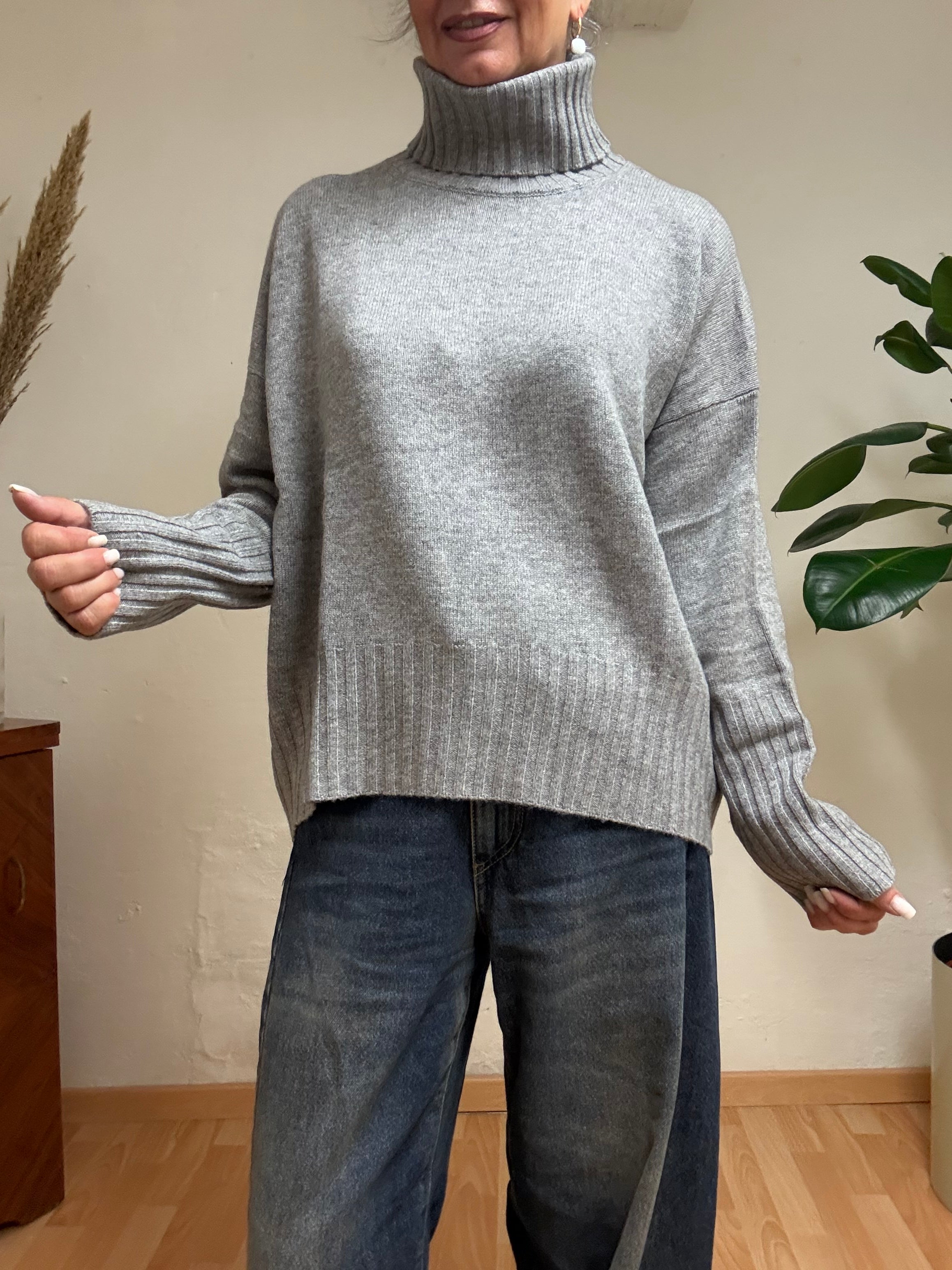 MAGLIA OVER COLLO ALTO VICOLO 7070