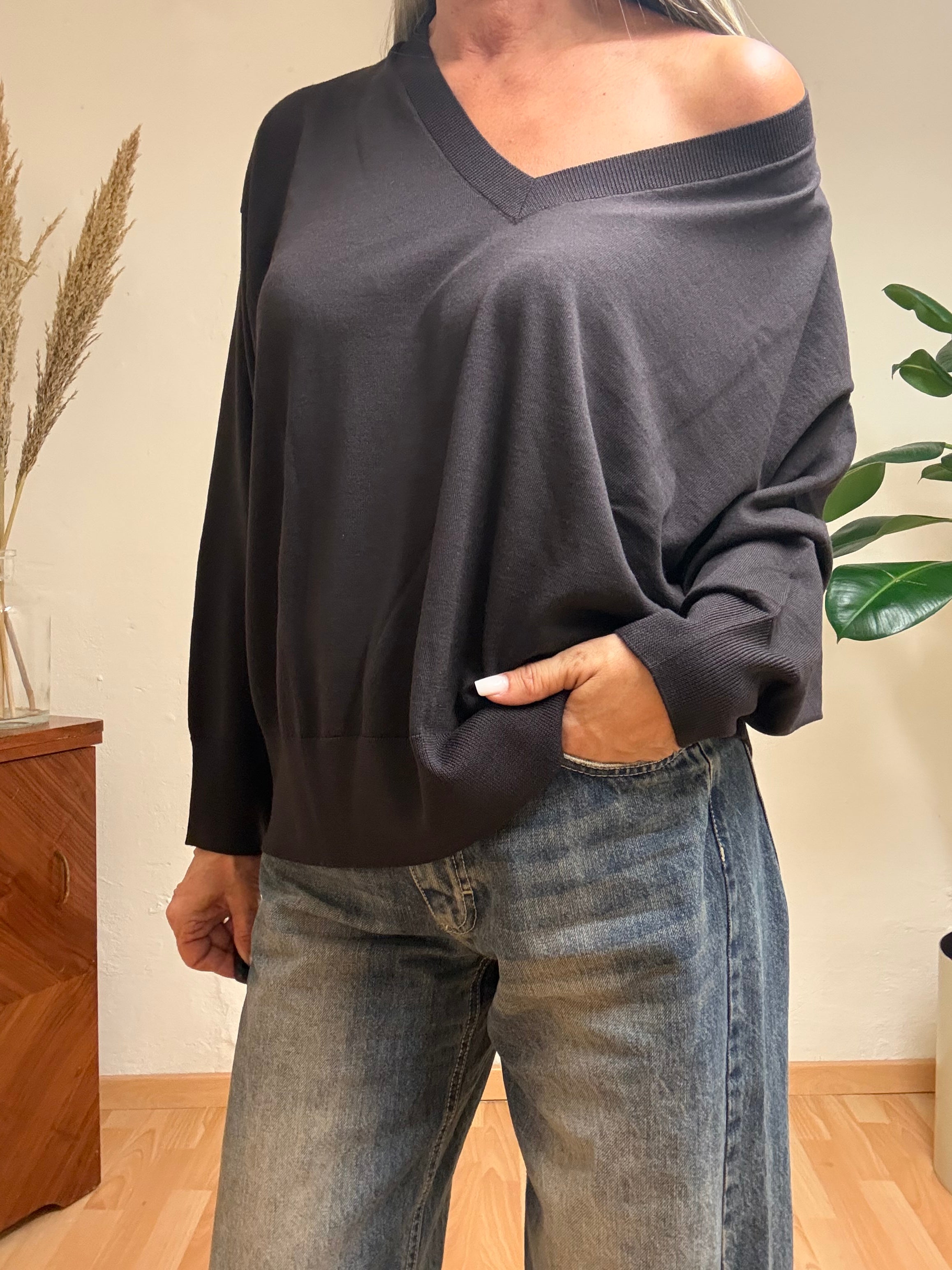 Maglia scollo a V Vicolo 2043