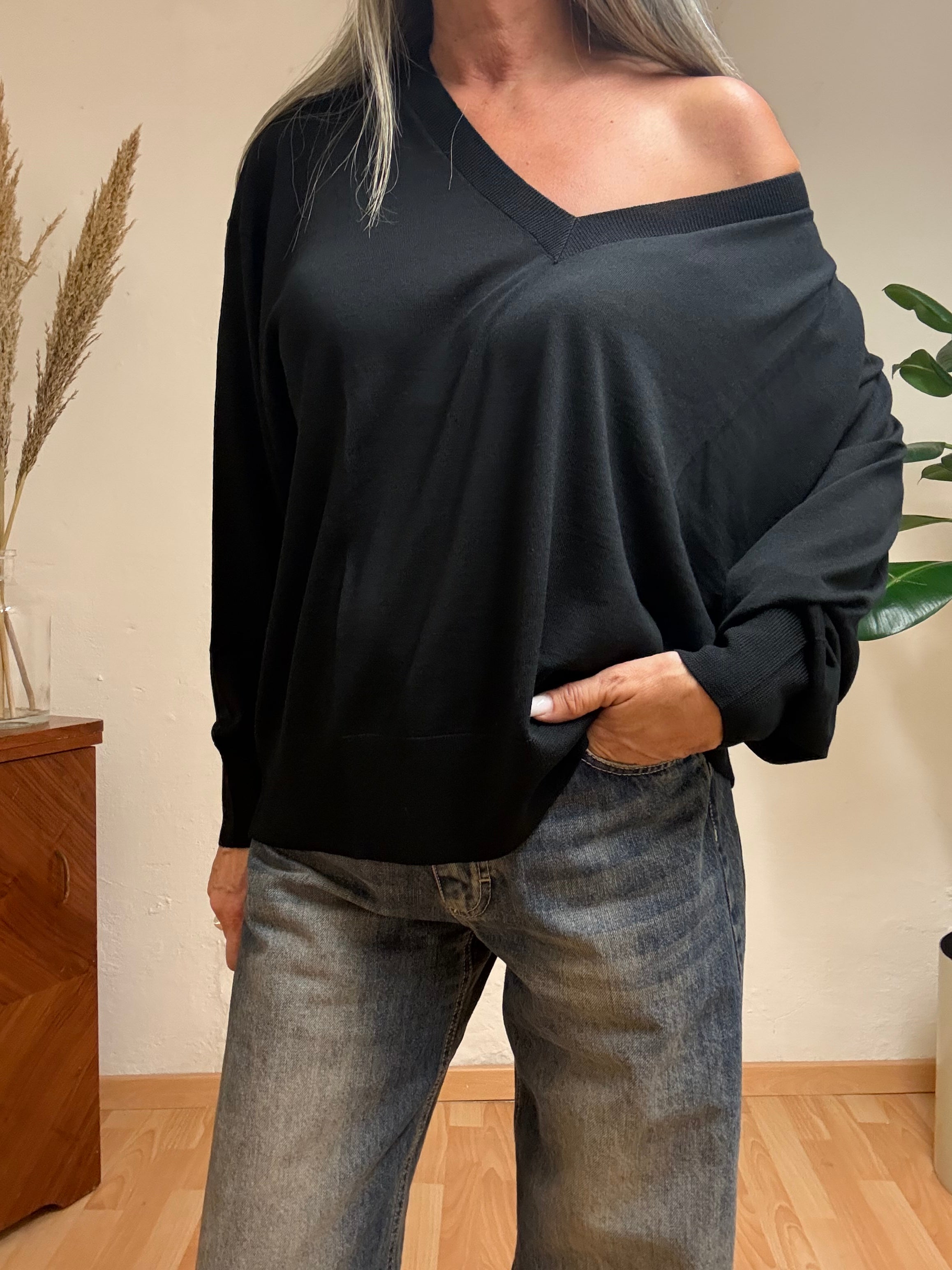 Maglia scollo a V Vicolo 2043