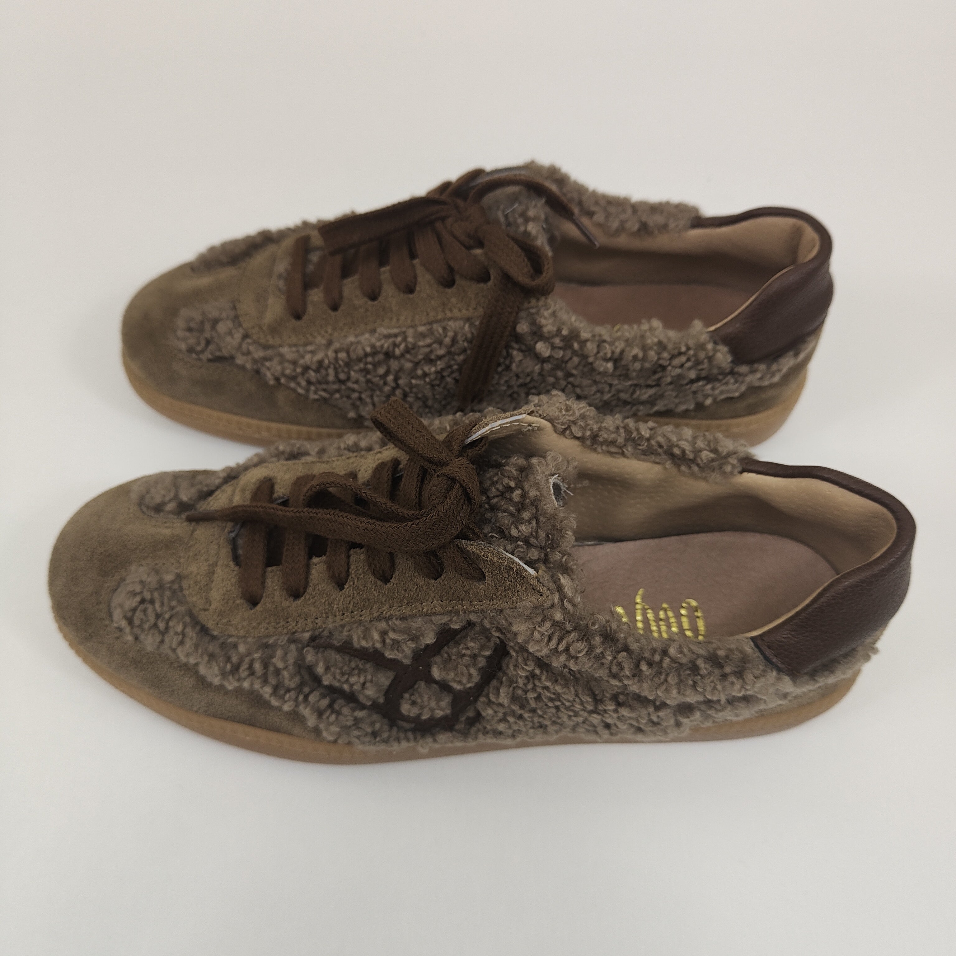 SNEAKER  OVYE'