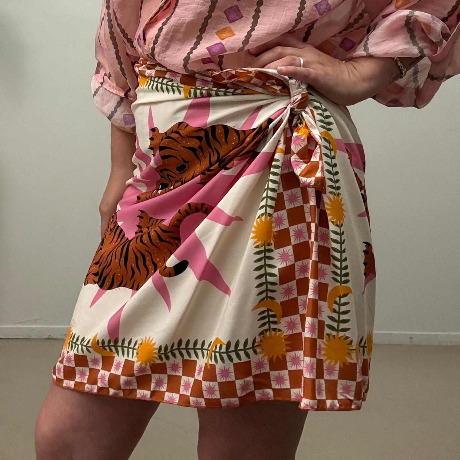 Gonna foulard Have One